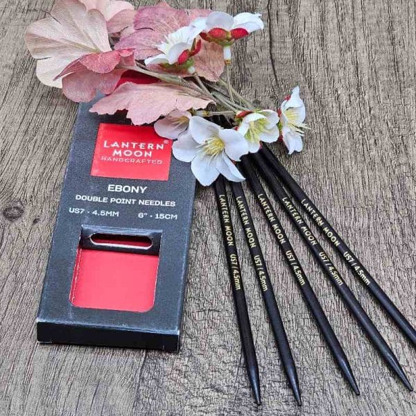 Bild på Ebony Strumpstickor från Lantern Moon